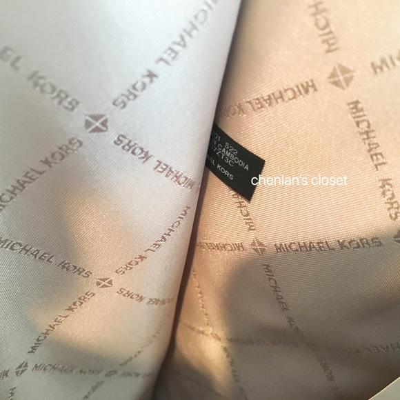 ๐ฅNeW! Michael Kors LG Mirella Tote - Picture 8 of 10